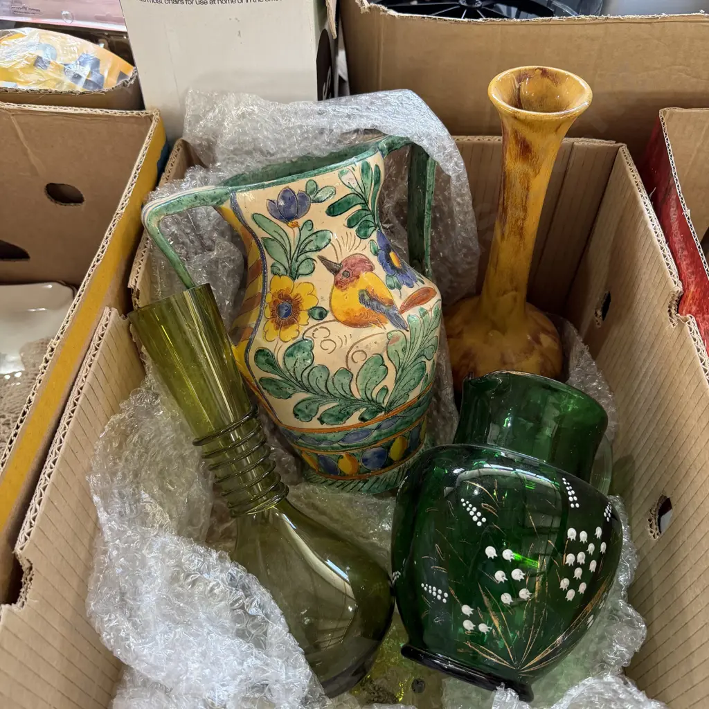 Jugs and vases. Image 1++