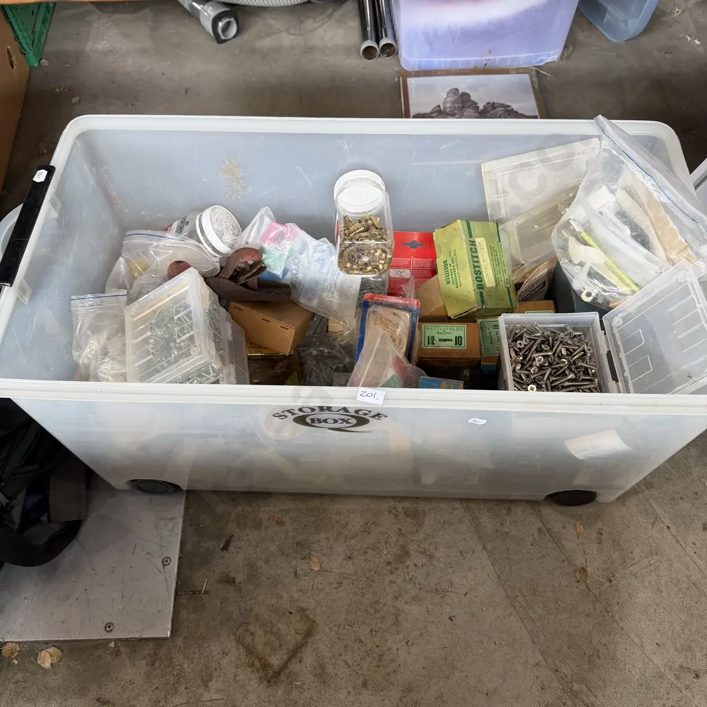 Large bin of galvanised nails, screws including stainless steel etc. Image 1++