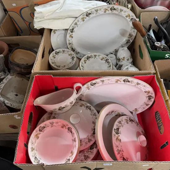 Two boxes Royal Doulton "Larchmont" dinnerset.