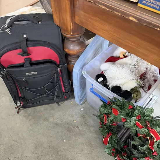 Santa, wreath, suitcase.