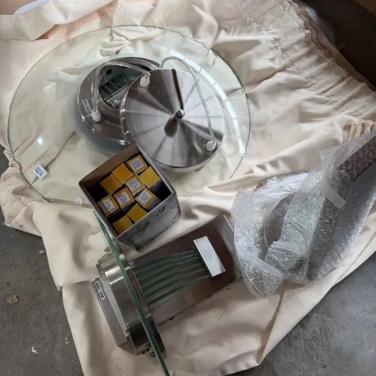 Halogen lights and spare lamps.