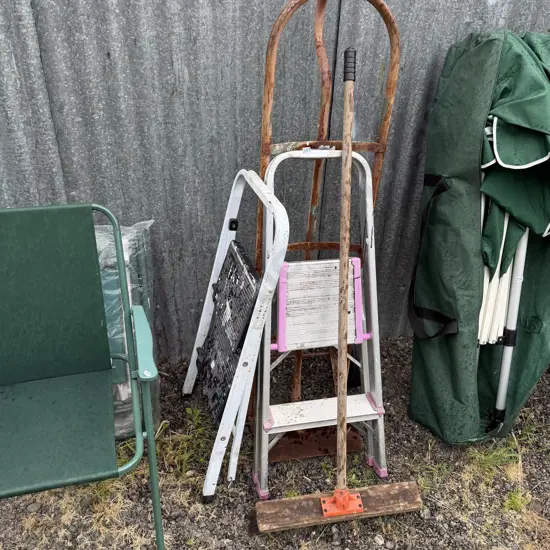 trolly, 2 steps and broom