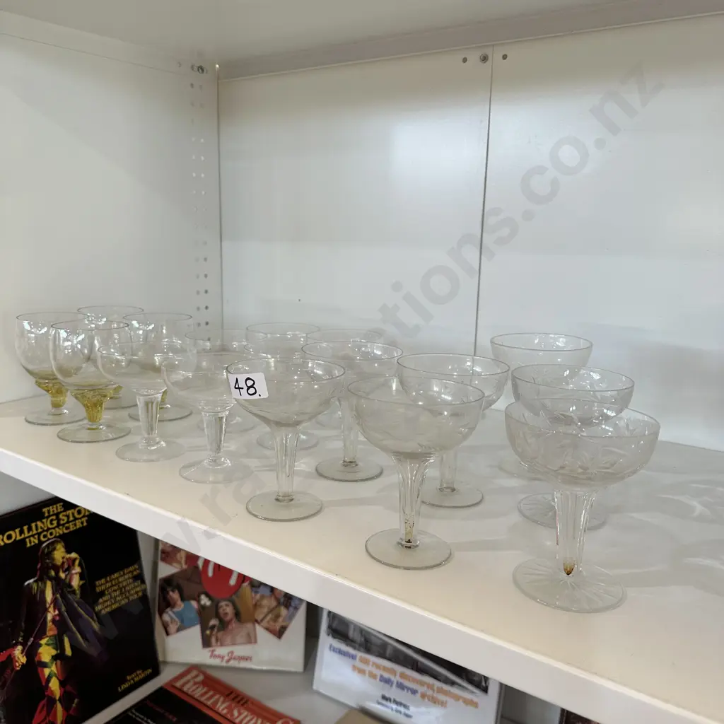 glasses inc vintage Champagne Image 1++