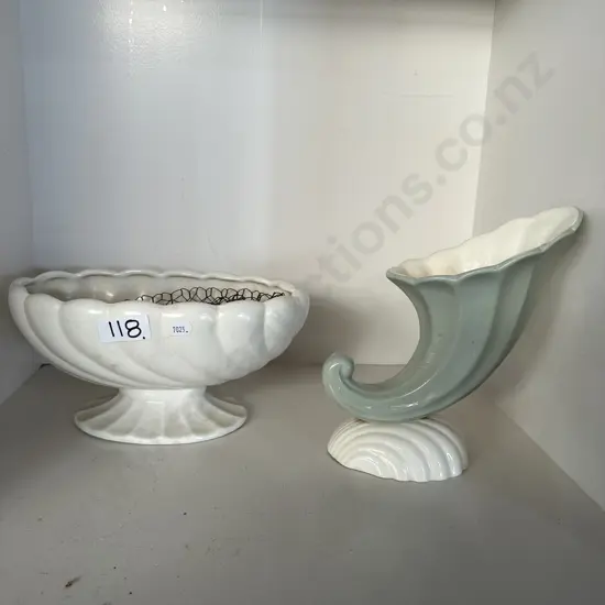 2 vases