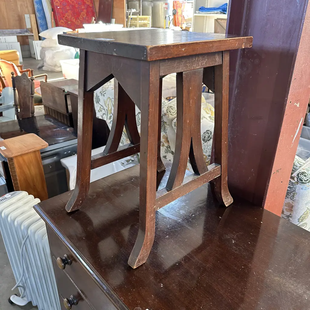 side table Image 1++
