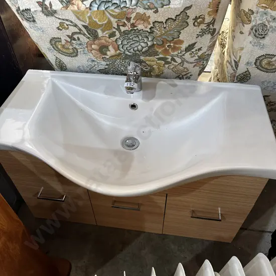 wall hung vanity