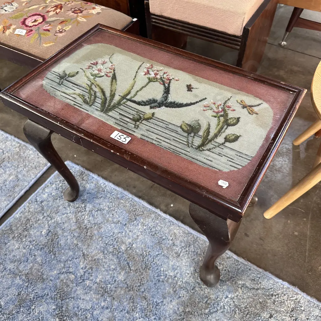 embroidery table Image 1++