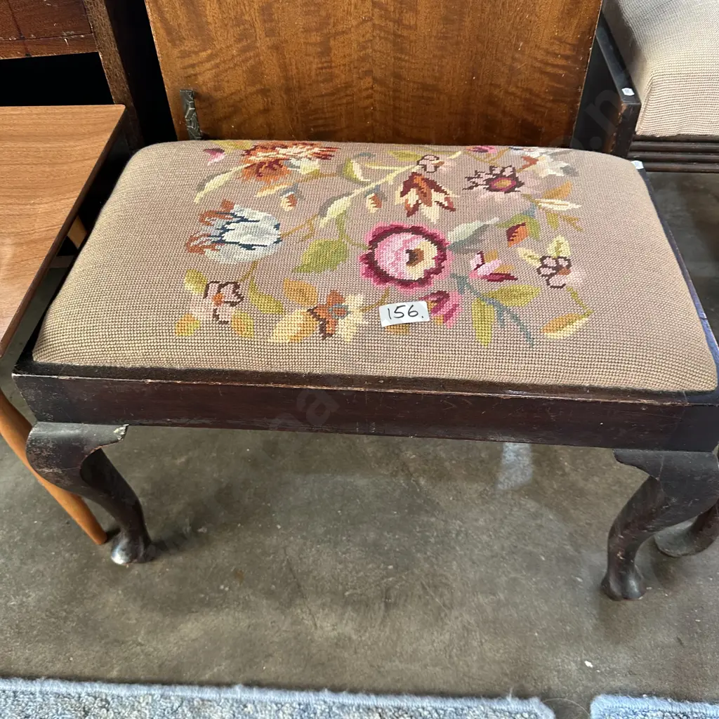 embroidery stool Image 1++