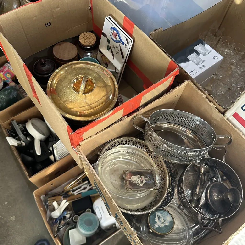 2 boxes silver etc Image 1++