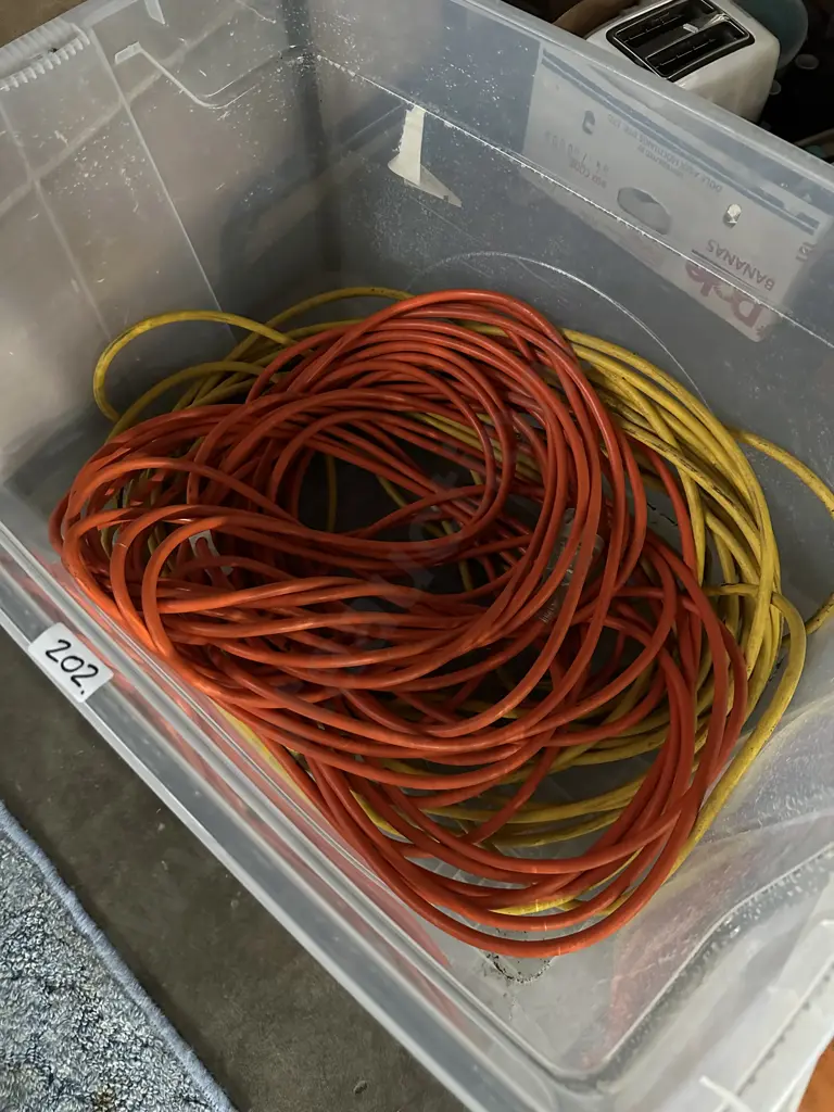 bin 2 x heavy duty extension leads Image 1++