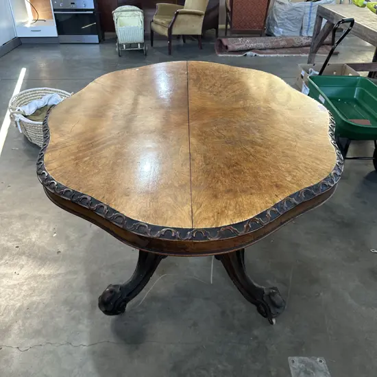 lou table