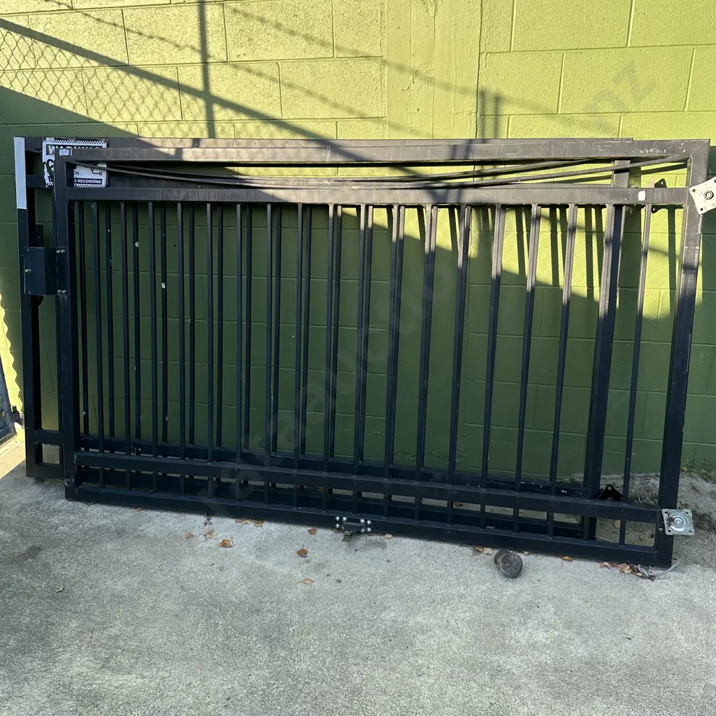 steel gates Image 1++
