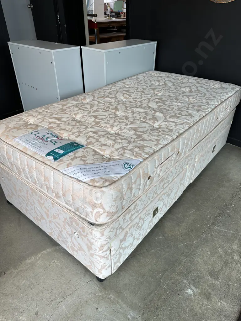 King single divan bed Image 1++