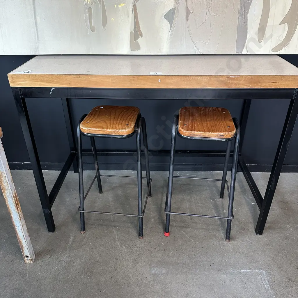 Science desk and stools Image 1++