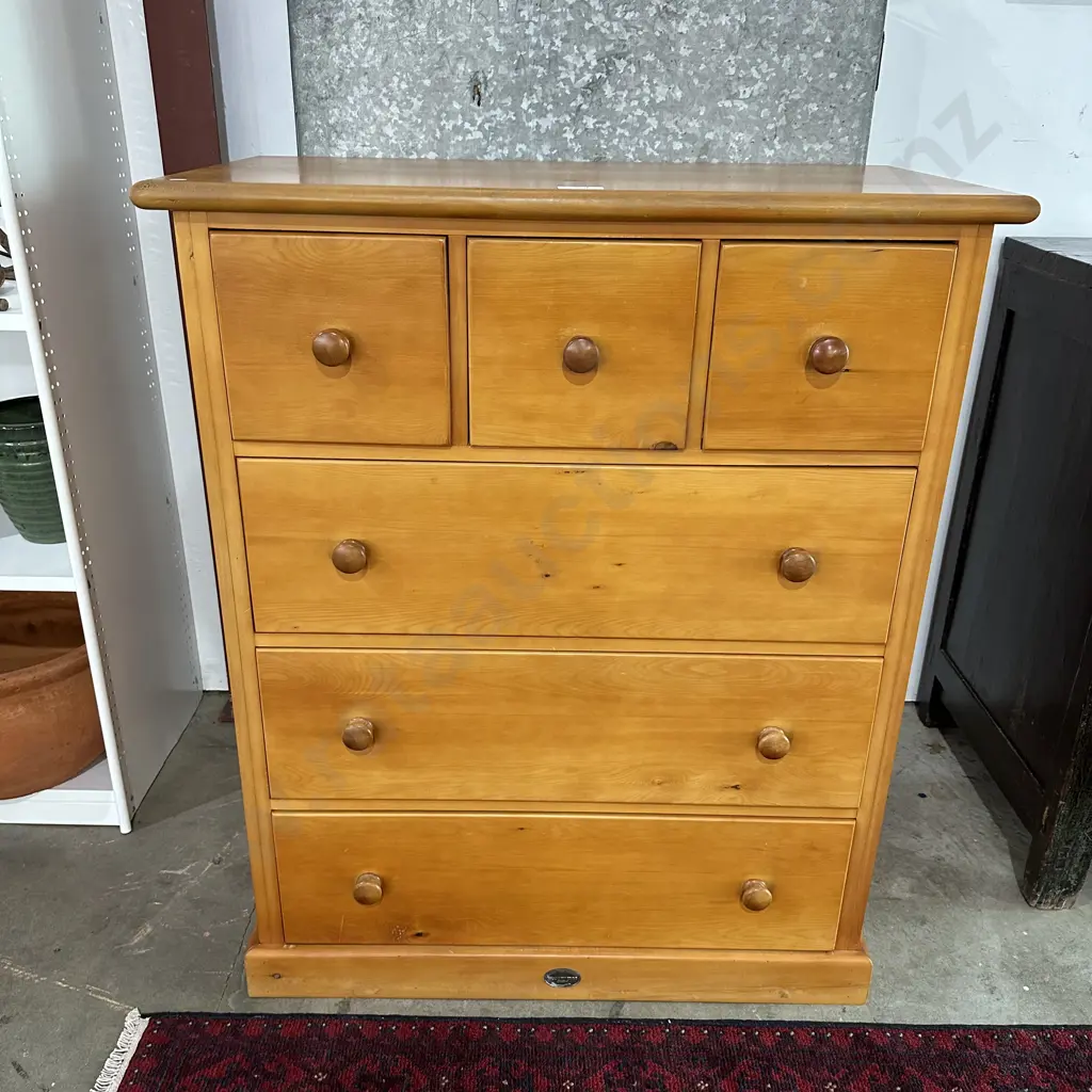 Solid wooden chest drawers (some scratches to top) Image 1++