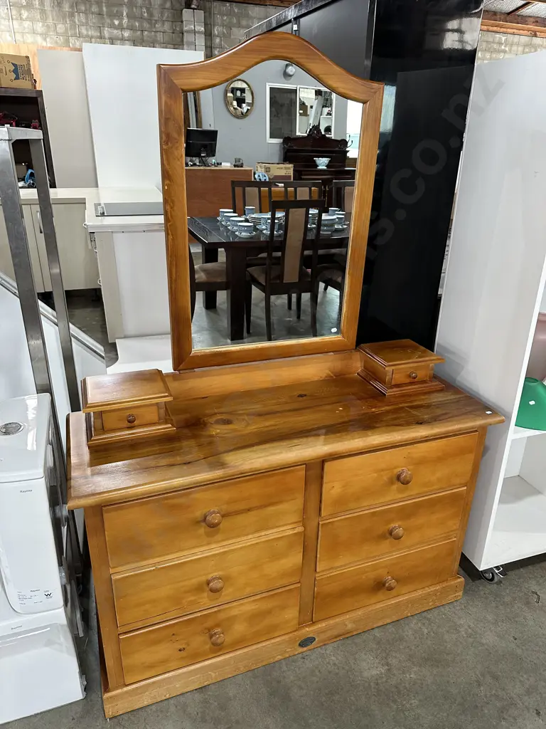 Matching wooden dovetail dresser Image 1++