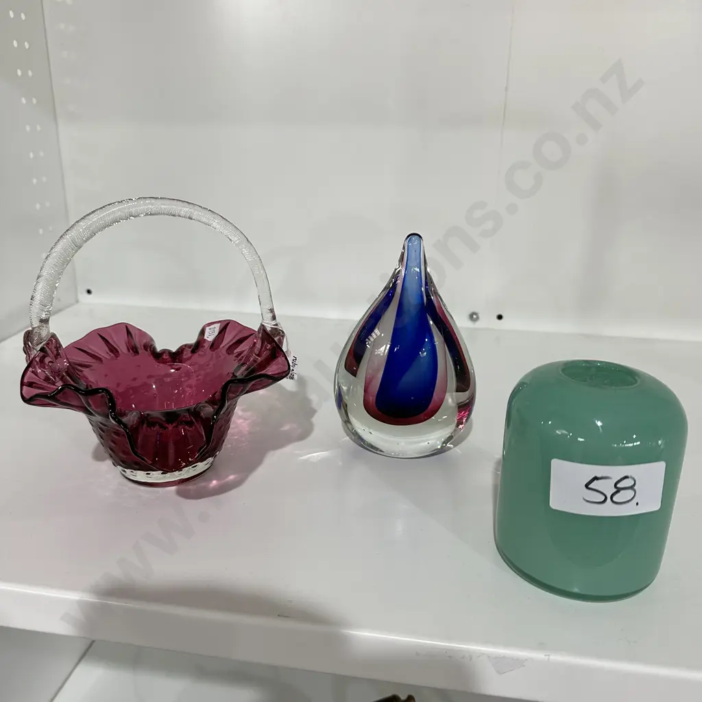 2 x art glass & Ruby glass basket Image 1++