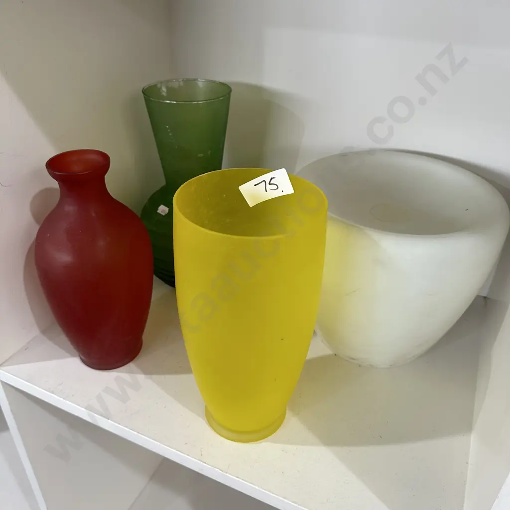 Vases and shade Image 1++