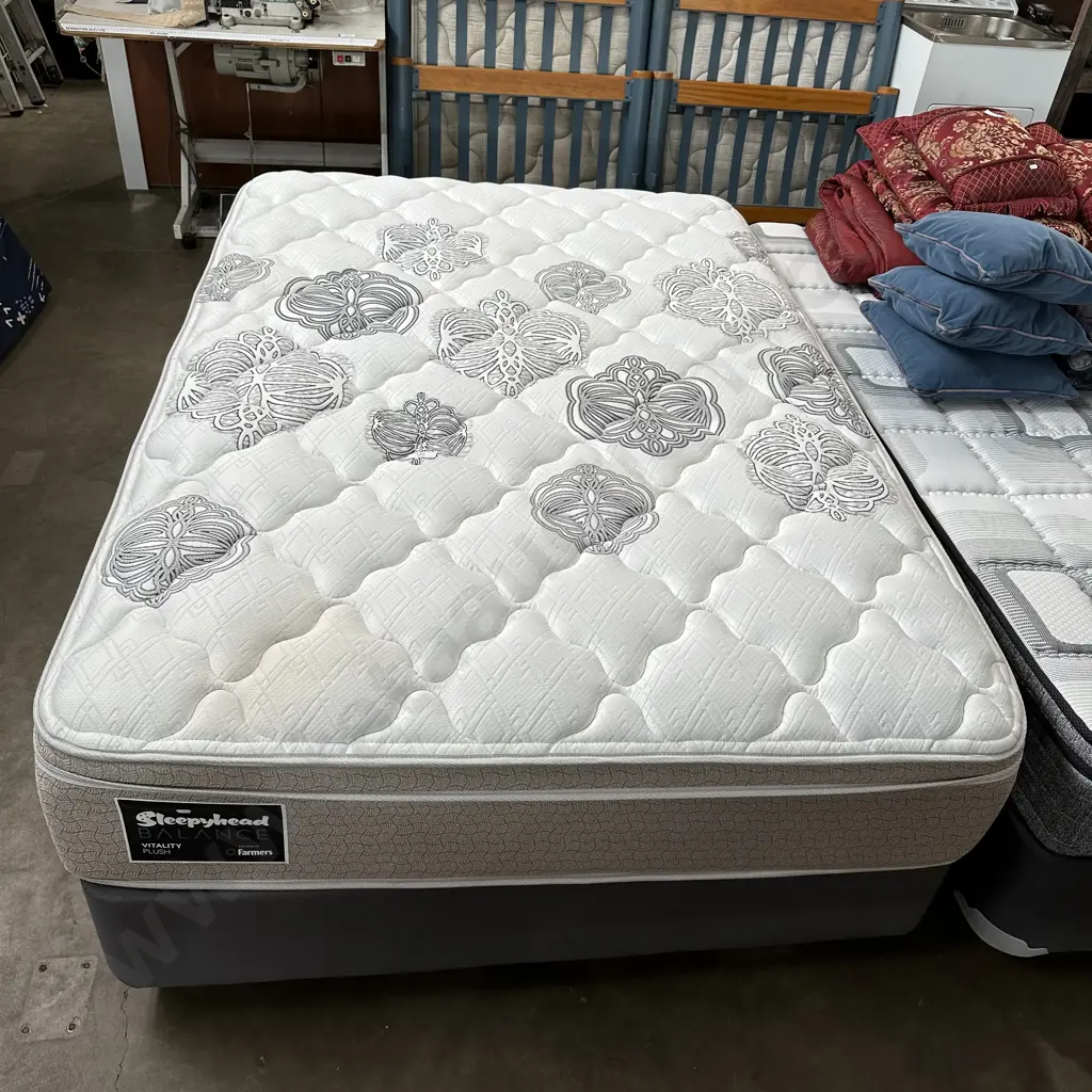 Good condition double bed Sleepyhead Balance Image 1++