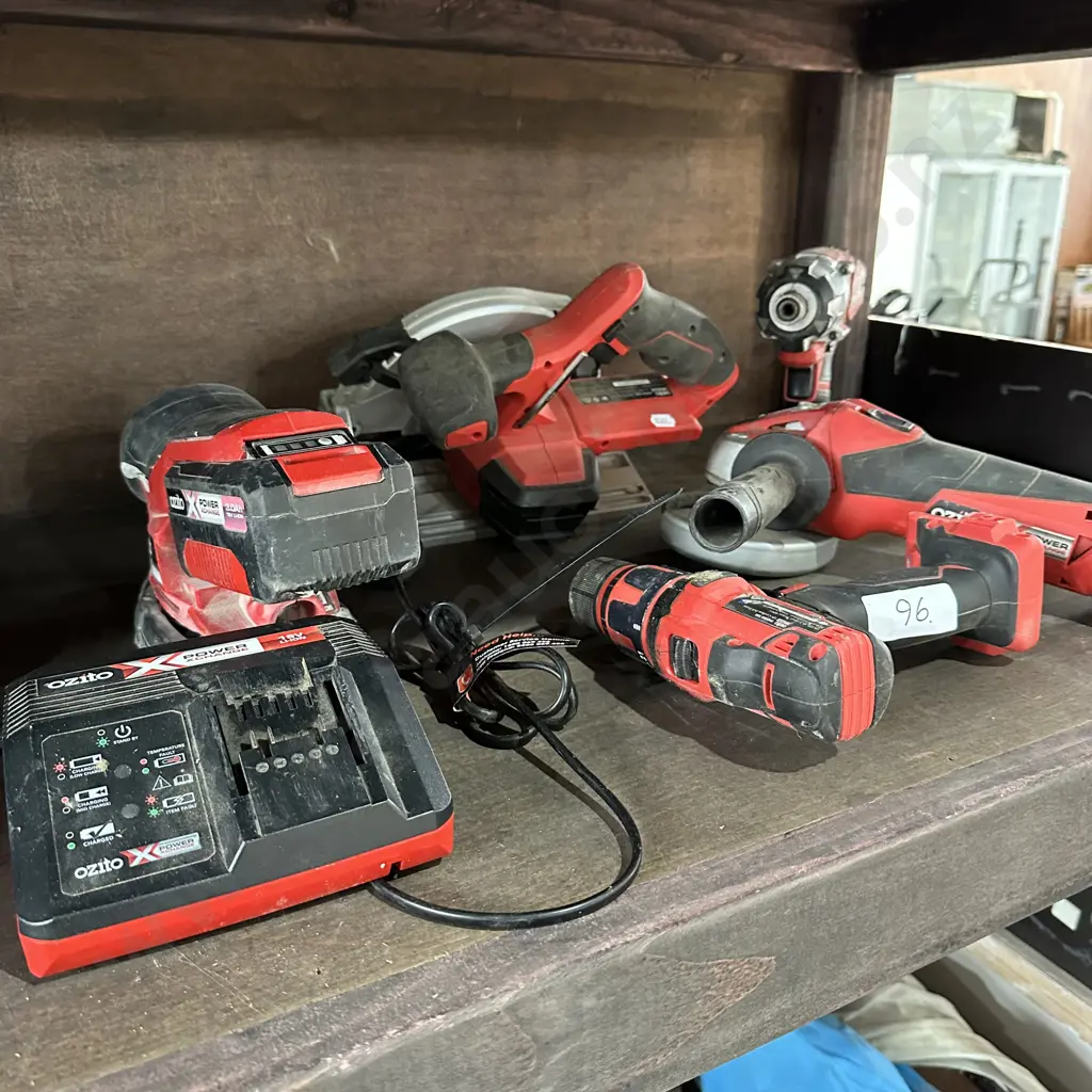 Cordless power tool set Image 1++