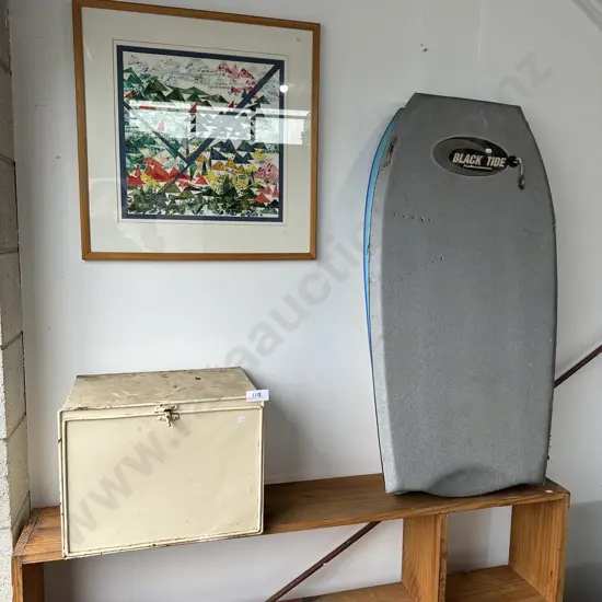 Boogy boards, picture, cabinet