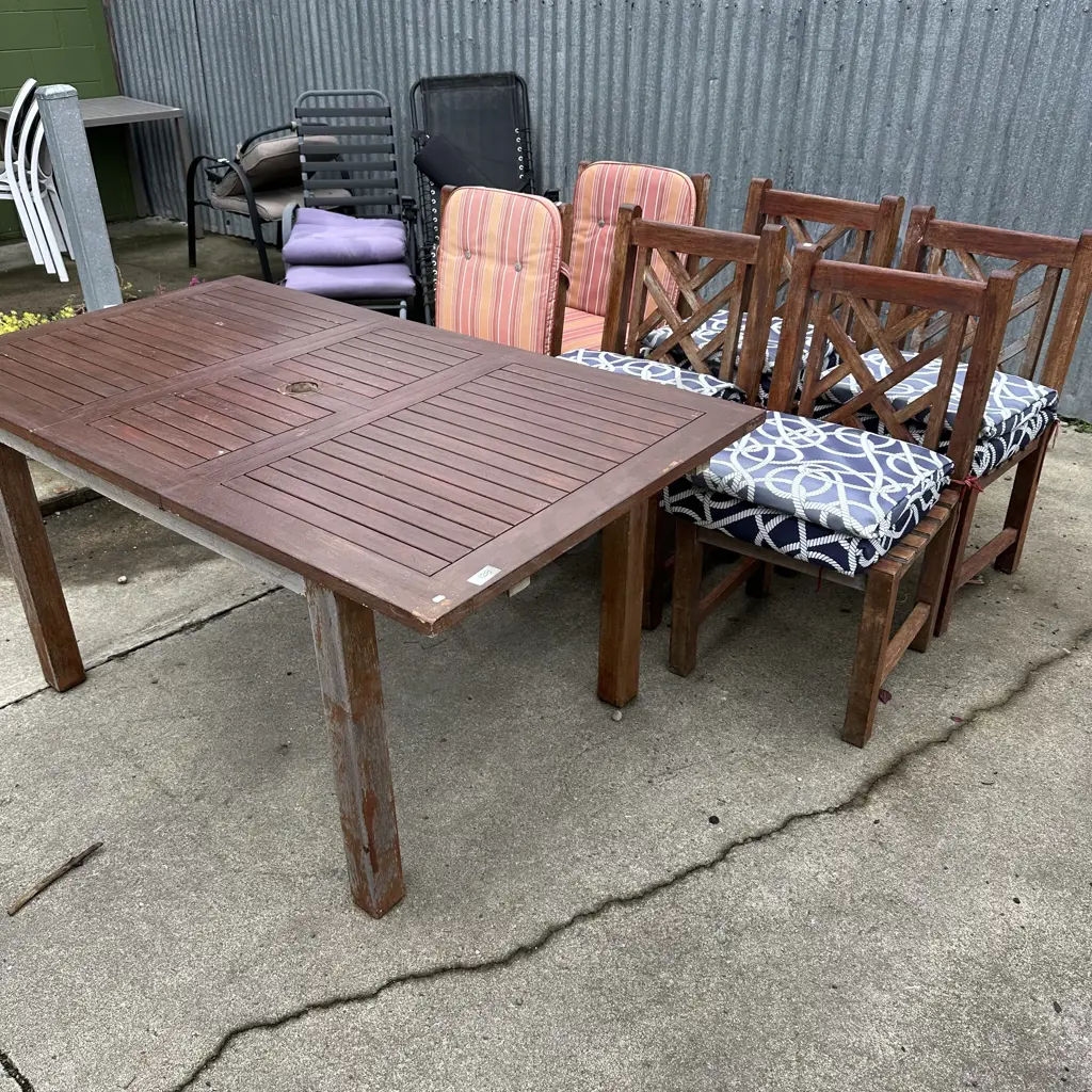 Outdoor table and 6 chairs Image 1++