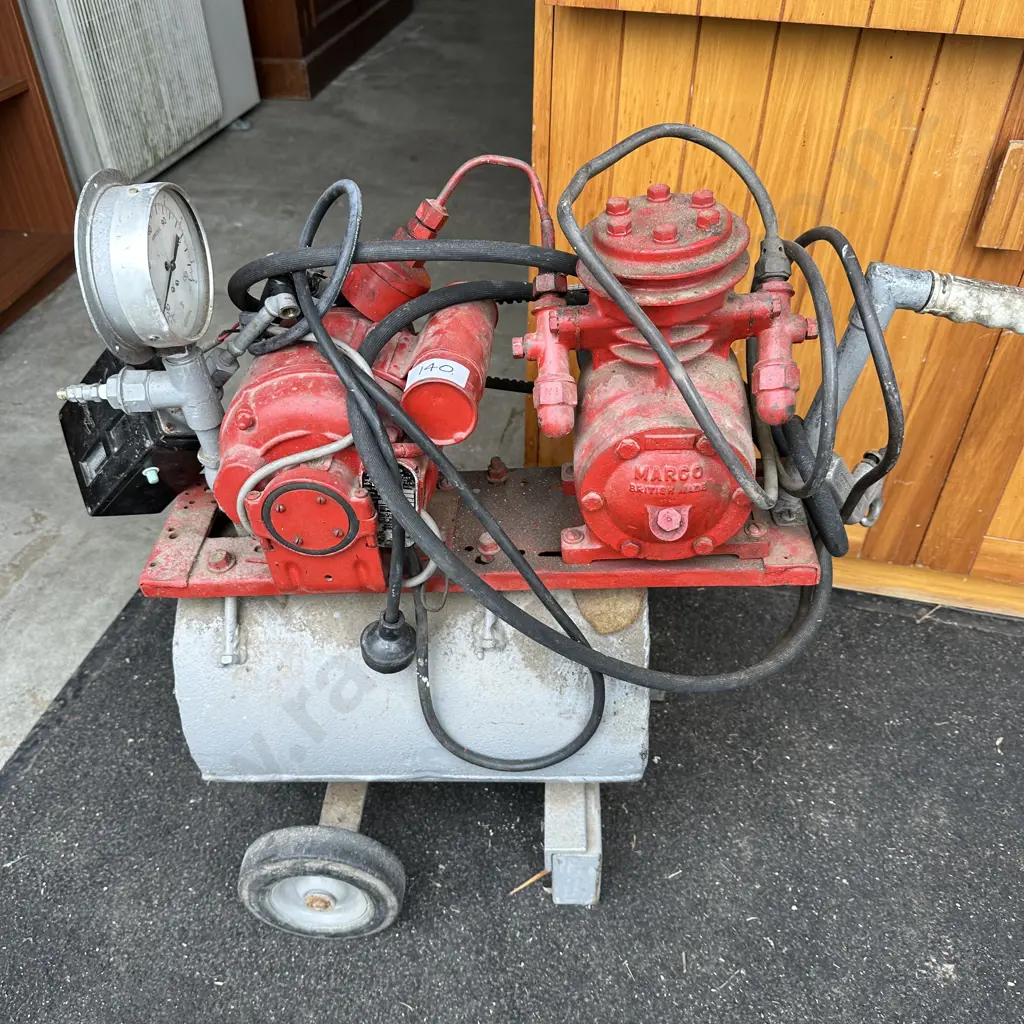 Compressor, leaks air from hose Image 1++