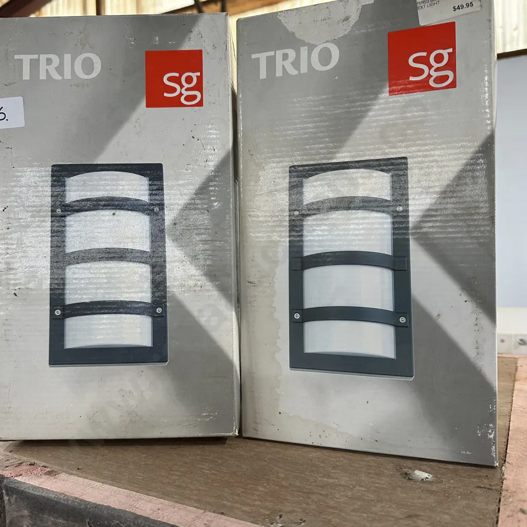 Pr un used outdoor lights Image 1++