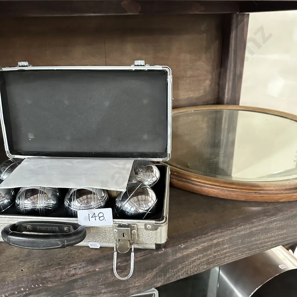 Mirror and pentique Image 1++