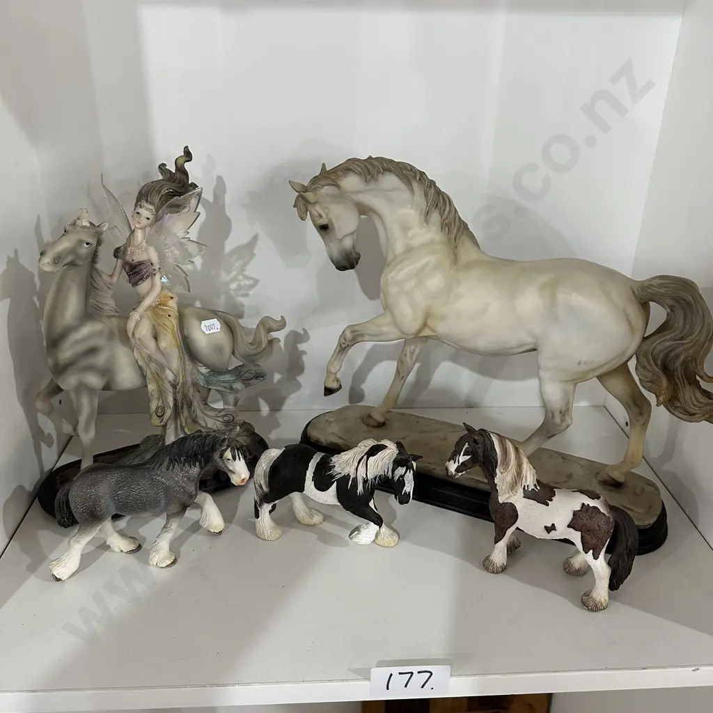 Horse figures Image 1++