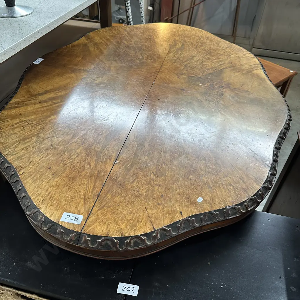 Antique lou table Image 1++