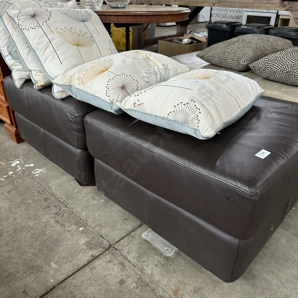 Pr leather Navinzi poofes Image 1++