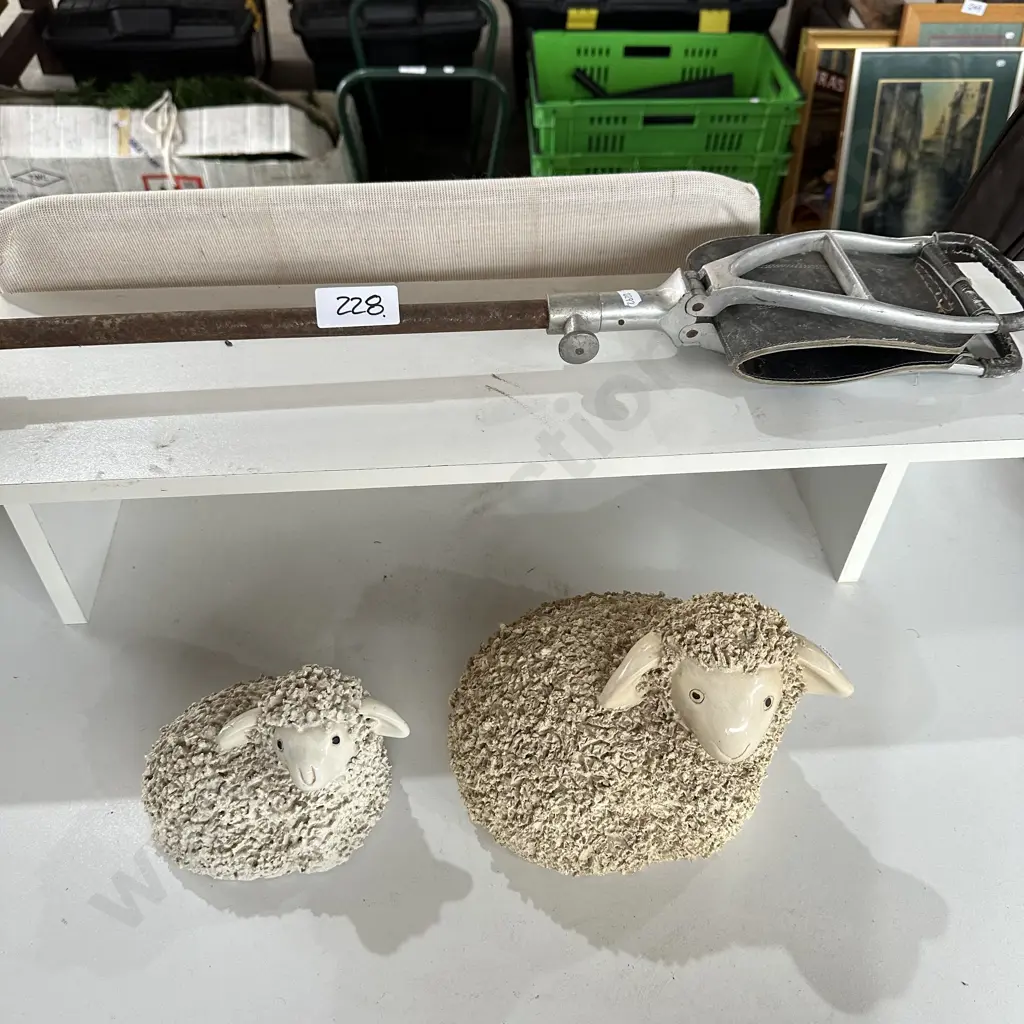 Shooting stick and sheep Image 1++
