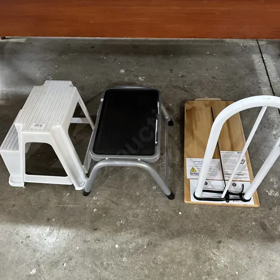 Bed lever and 2 stools