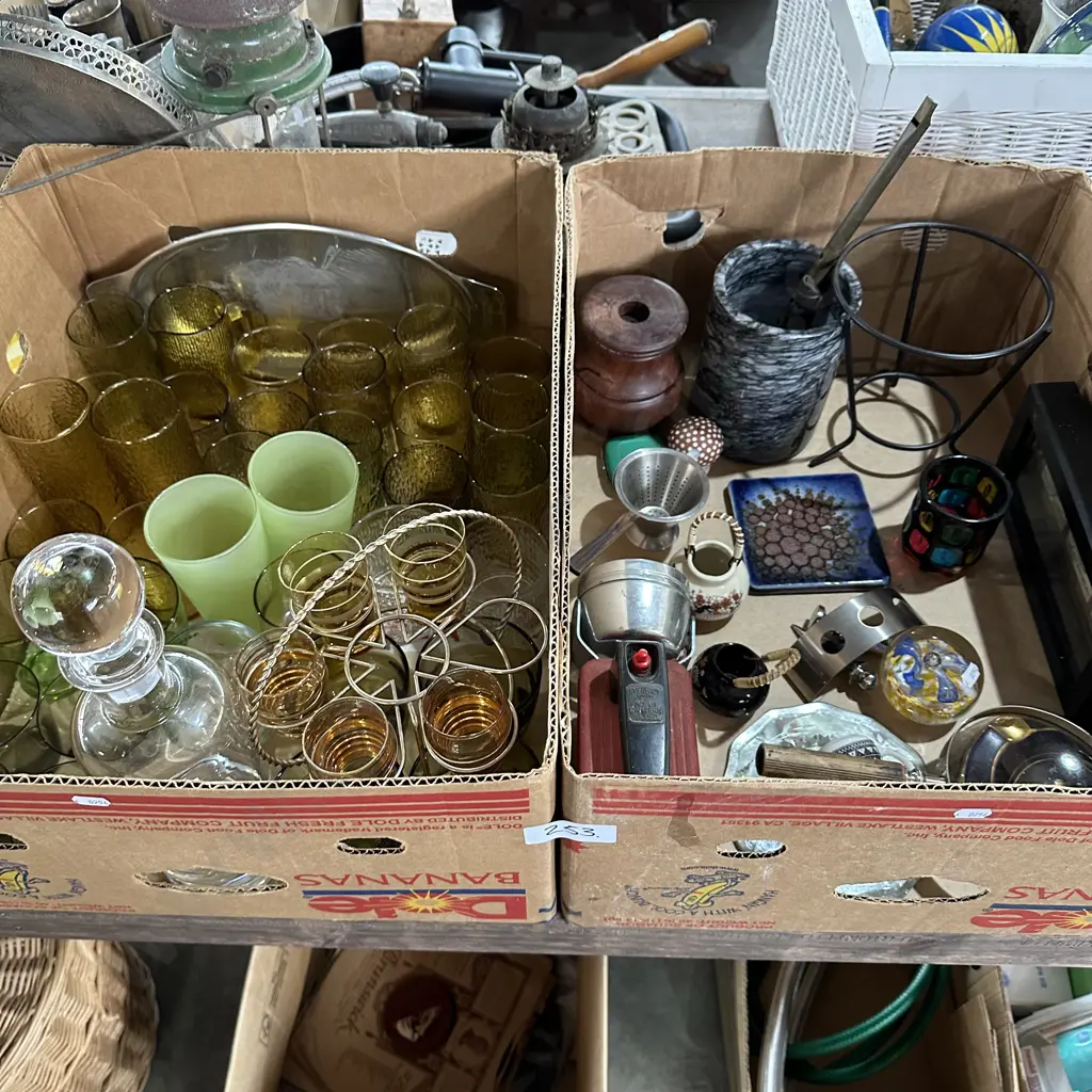 2 box vintage glassware etc Image 1++