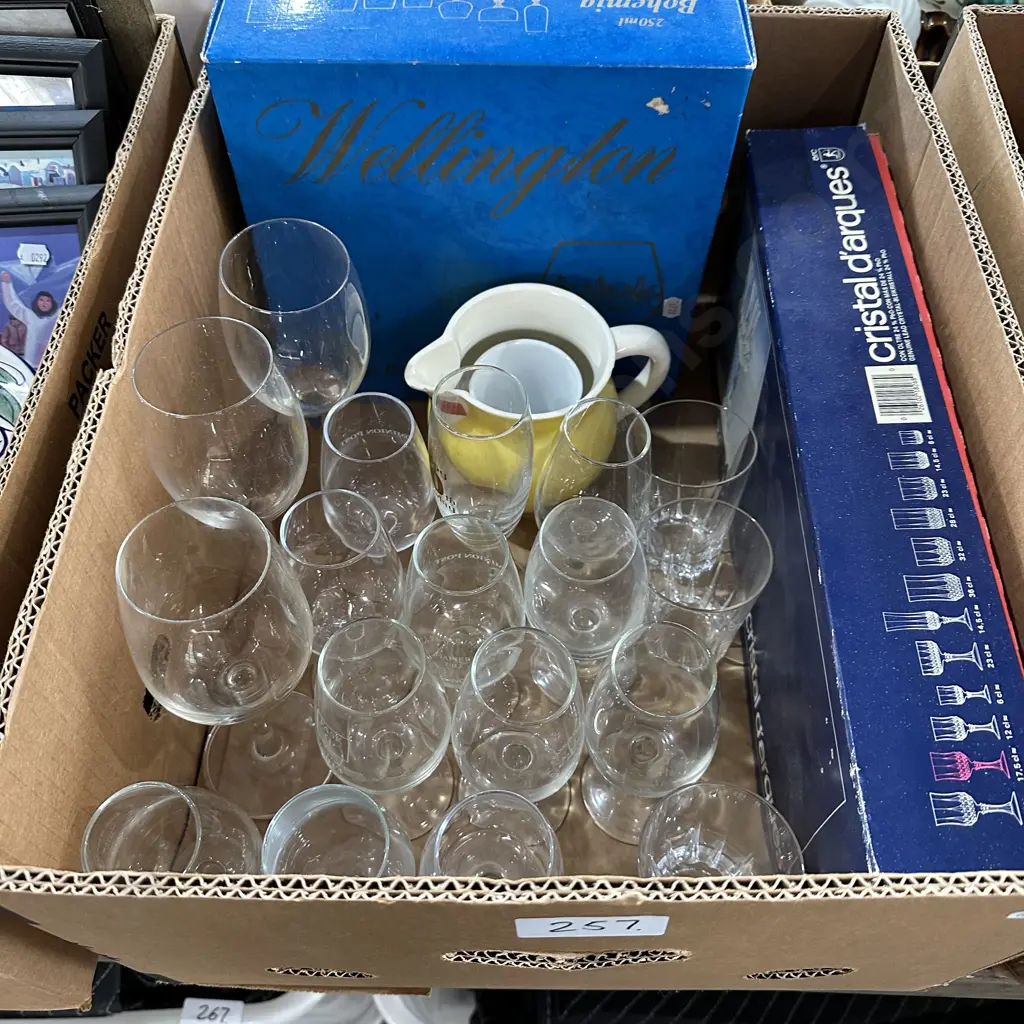 Games and glassware Image 1++