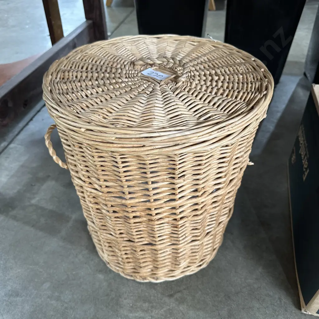 Basket missing handle Image 1++