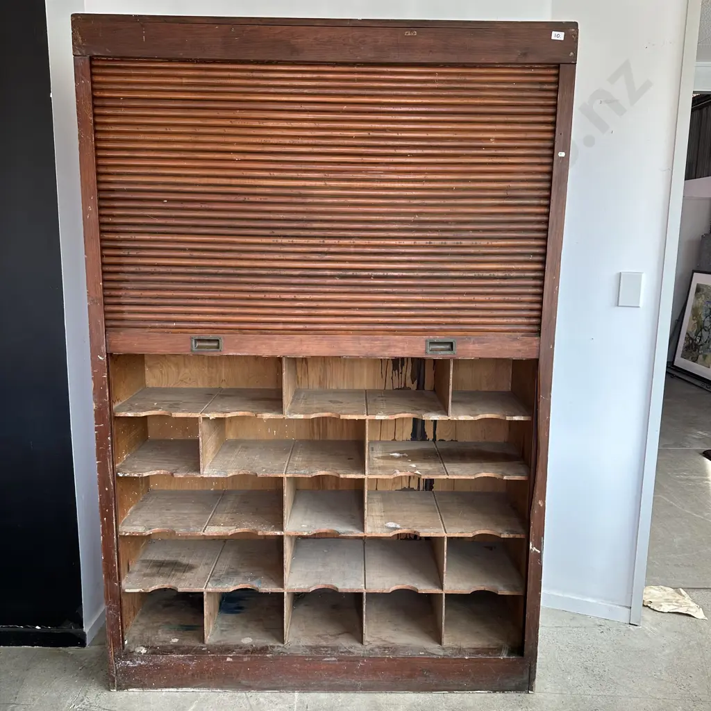 Colonial roll front pigeon hole unit Image 1++