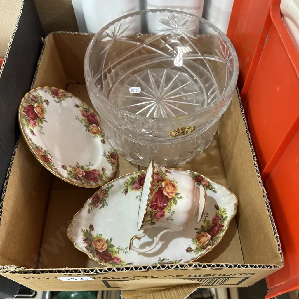 Old country roses and Crystal bowls Image 1++