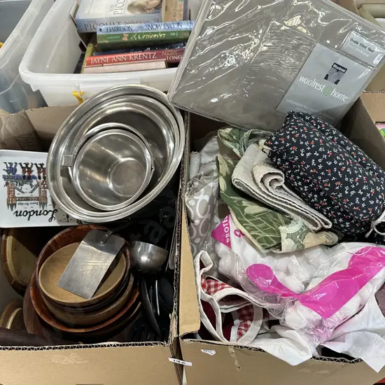 2 boxes kitchenware