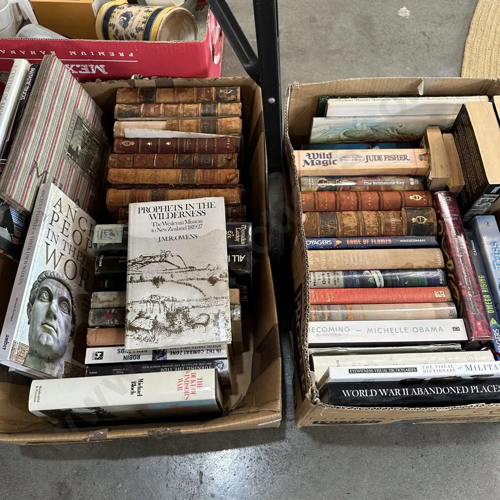 2 boxes books Image 1++