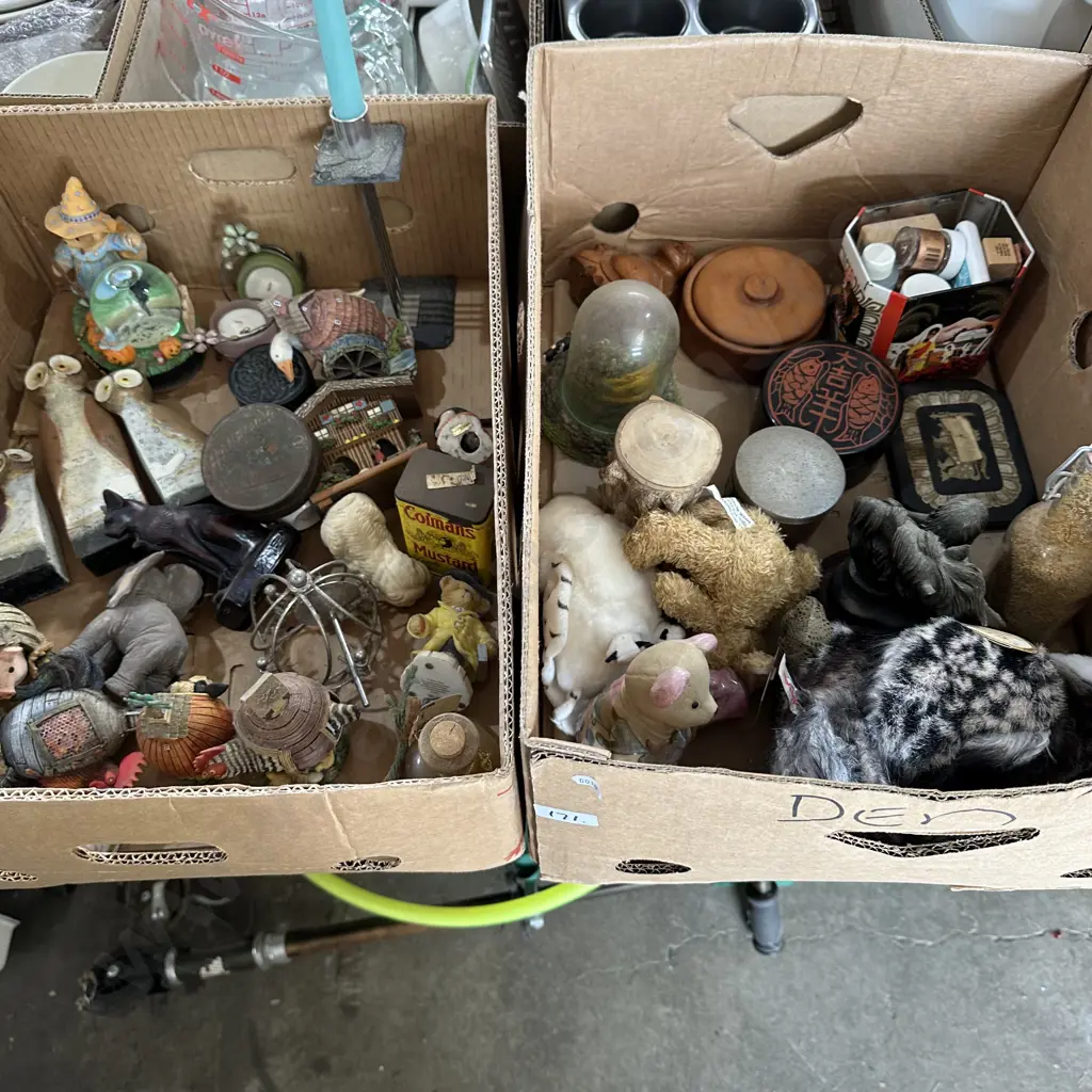 2 box collectables Image 1++