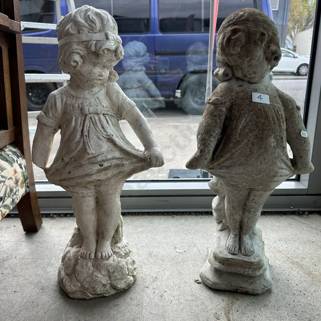 Pr of 60cm garden statues, one missing hand Image 1++