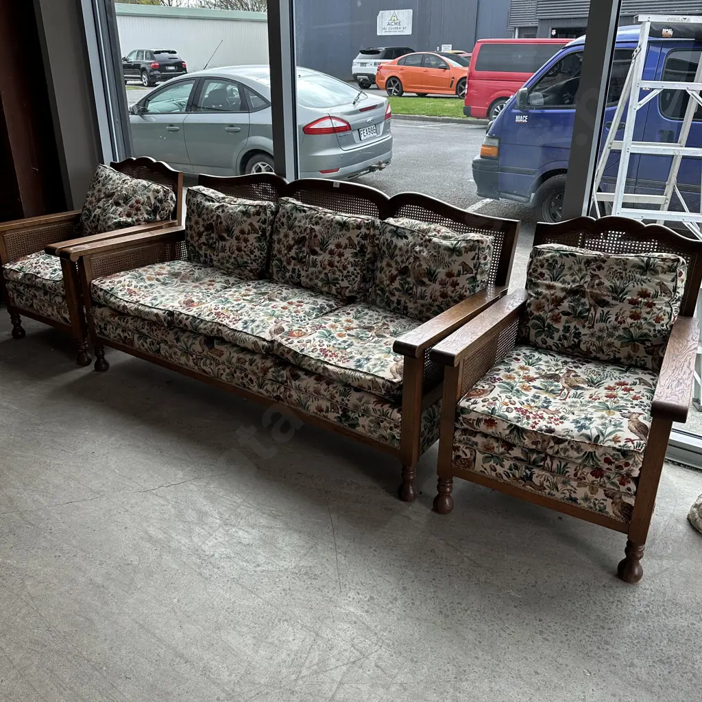 Oak wicker back 3pc suite Image 1++