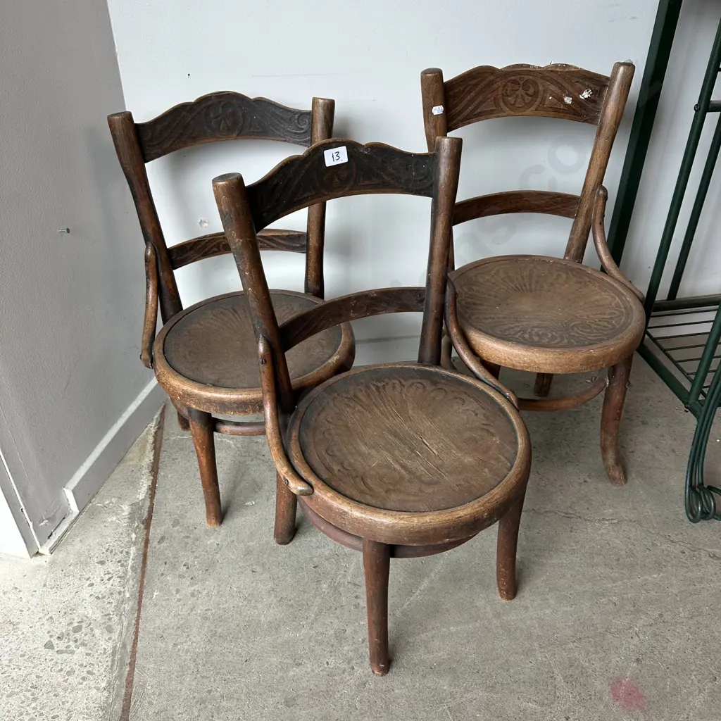 3 mini bentwood chairs Image 1++