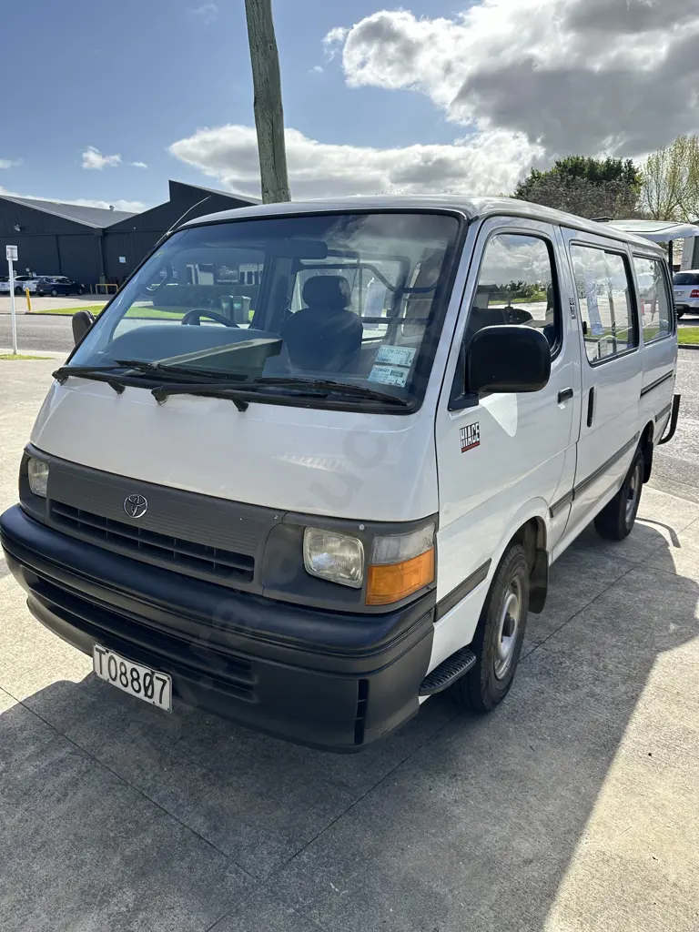 Toyota Hiace Image 1++