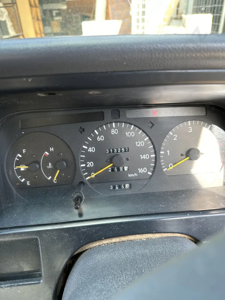 Toyota Hiace Image 1++