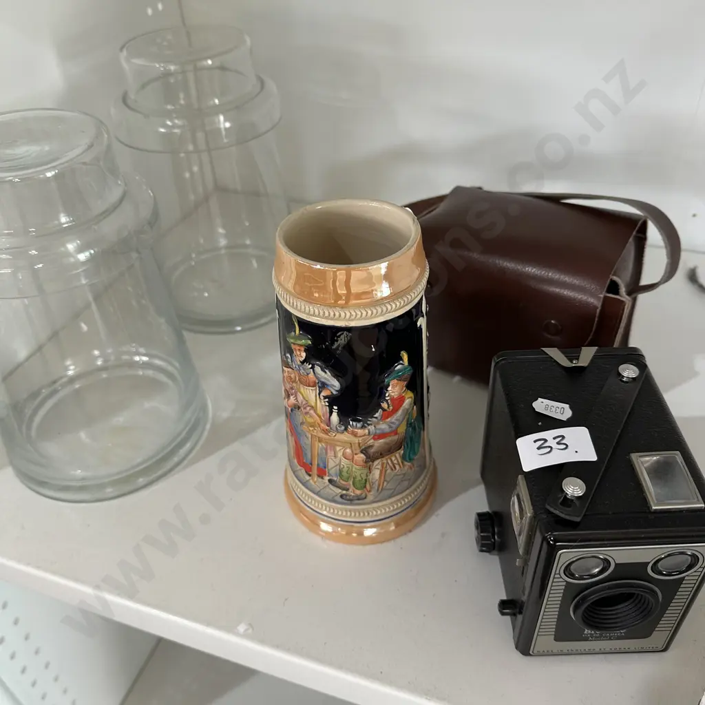 Boxed Brownie, stein and lidded glass jars Image 1++