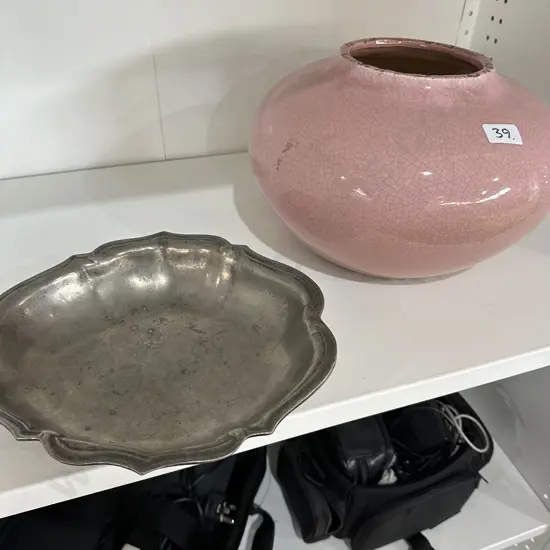 Vase and dish