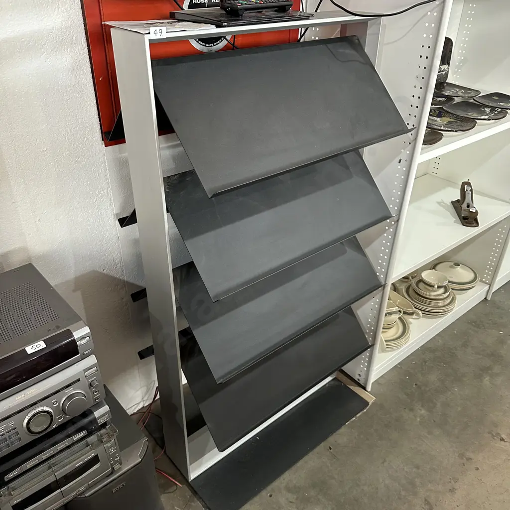 Brochure stand Image 1++